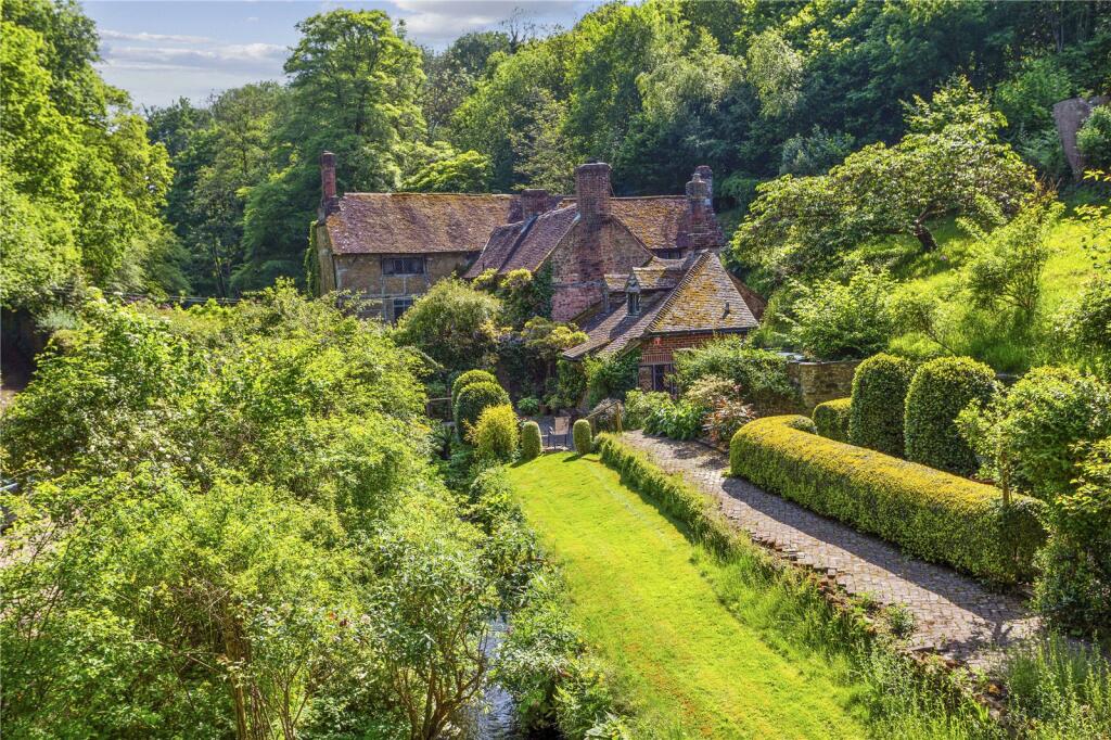 House in East Hampshire, Headley - View 4