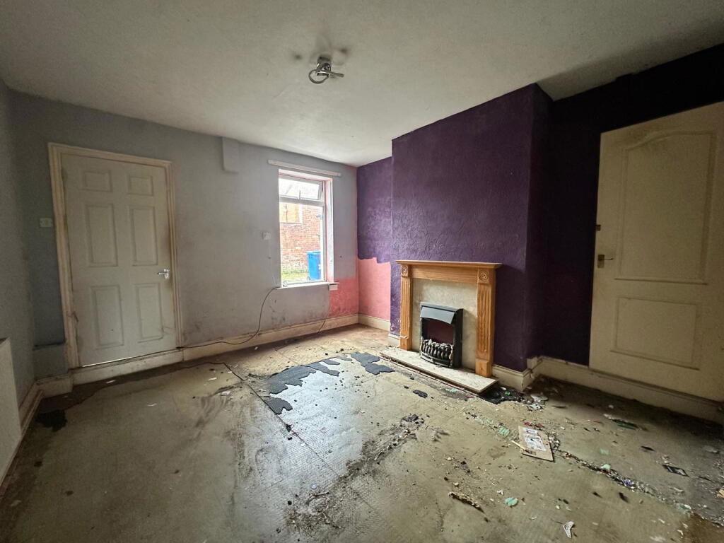 House in Mansfield, Nottinghamshire - View 2