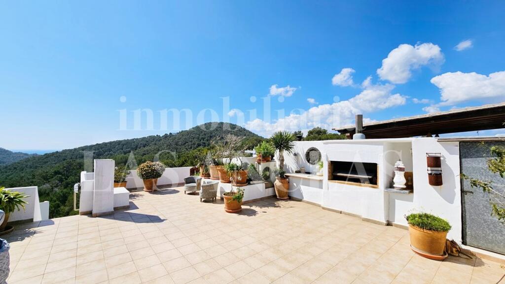 Main image of property: Balearic Islands, Ibiza, Santa Eulà ria Des Riu