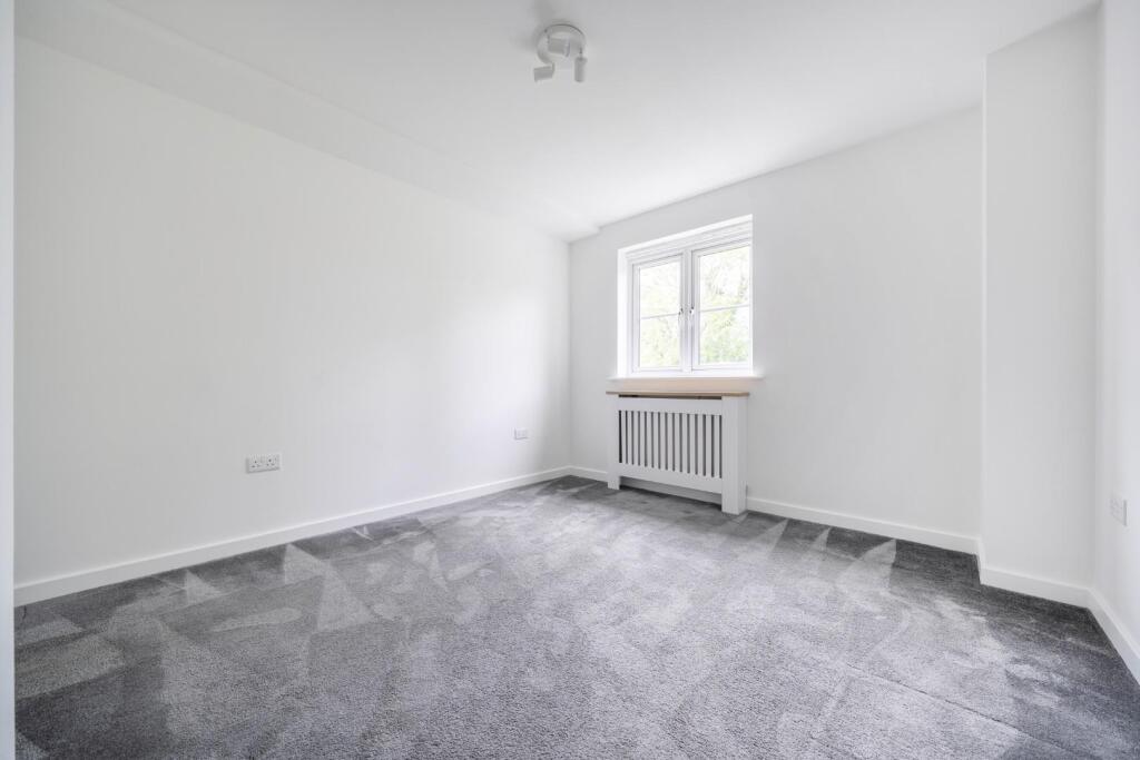 Sherwood Avenue, Larkfield - View 2