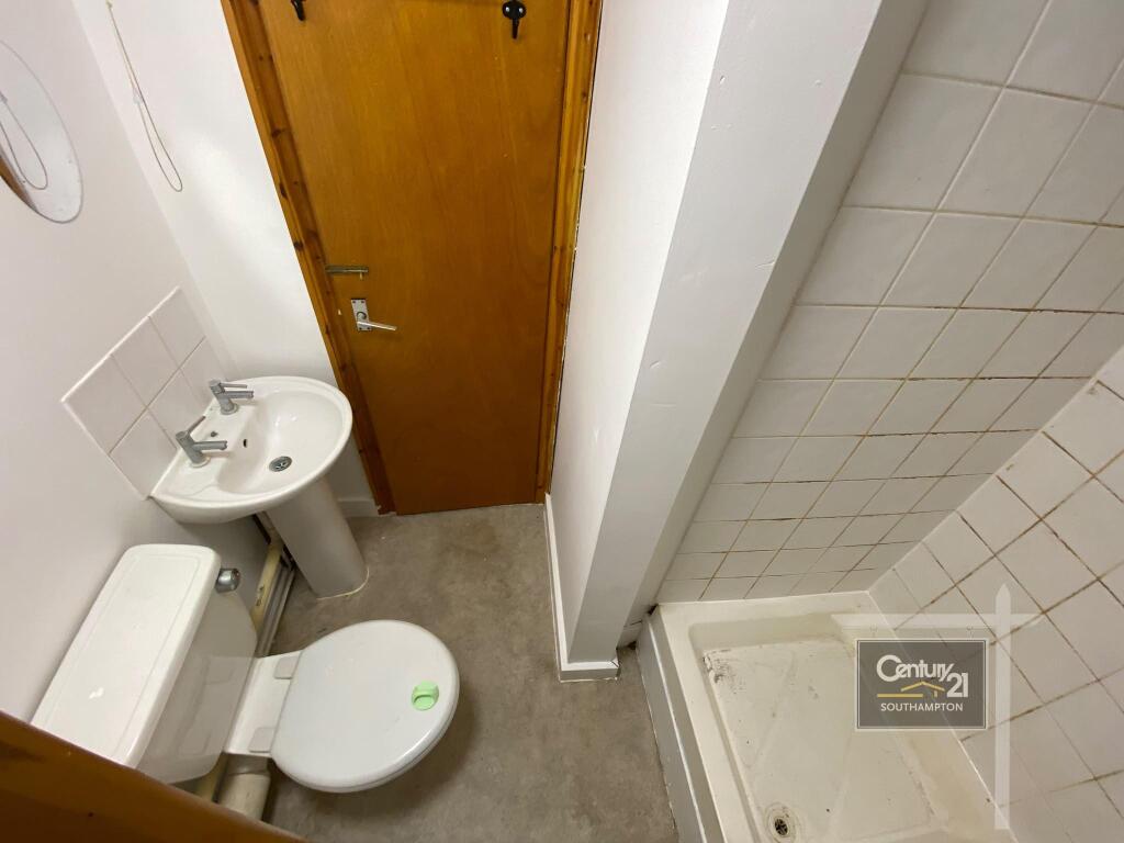 Apartment in Southampton - View 4