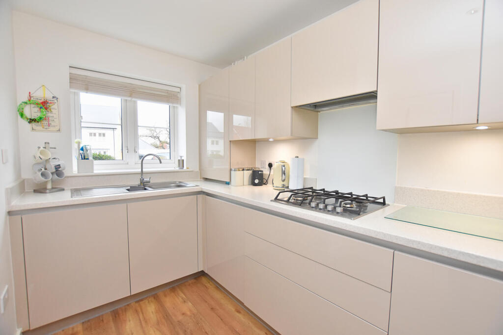 Liberty Way, Runwell, Wickford photo 4