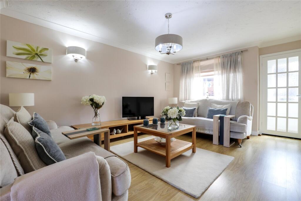 House in Reading, Warfield - View 2