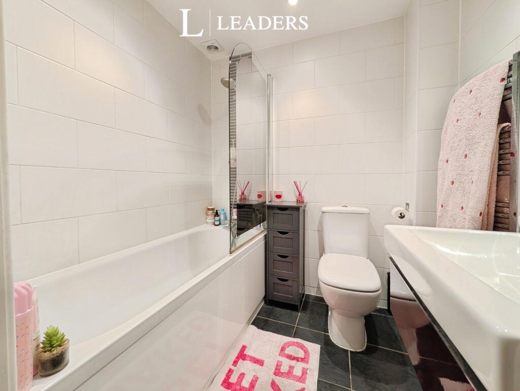 Apartment in Southampton, Bedford Place, The Polygon - More