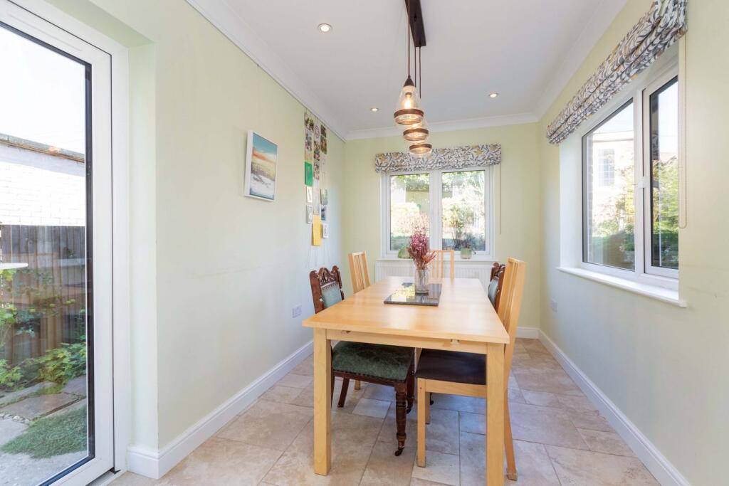 House in Slough - View 4