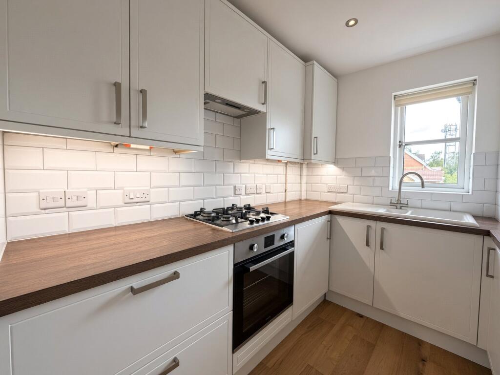 Apartment in Guildford - View 3