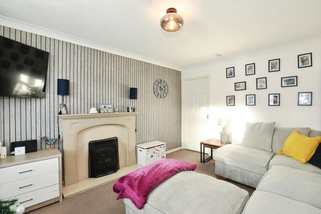 Becconsall Drive, Crewe, Cheshire, CW1 photo 2
