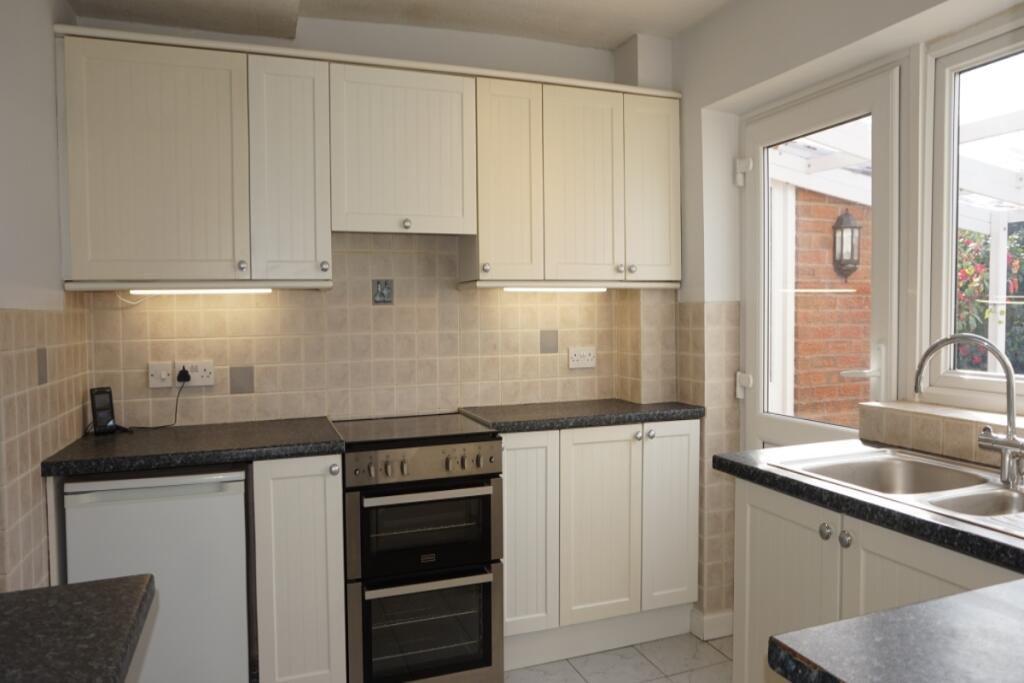 House in Stoke-on-Trent - View 3