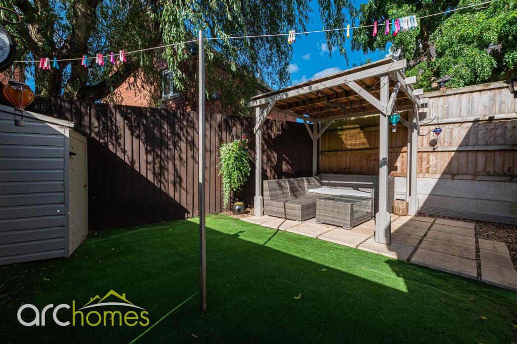 House in Wigan, Greater Manchester - More