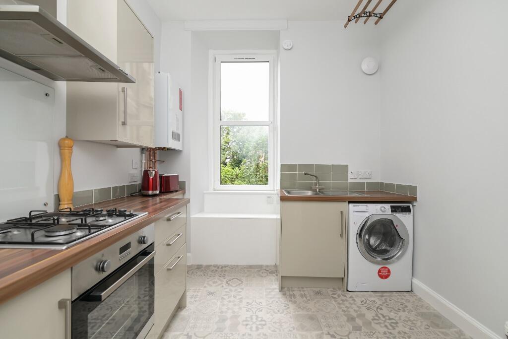 Apartment in Edinburgh - More