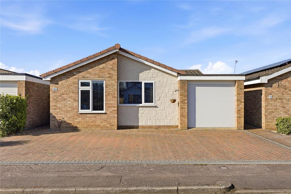 Main image of property: Chagford Close, Bedford, Bedfordshire, MK40