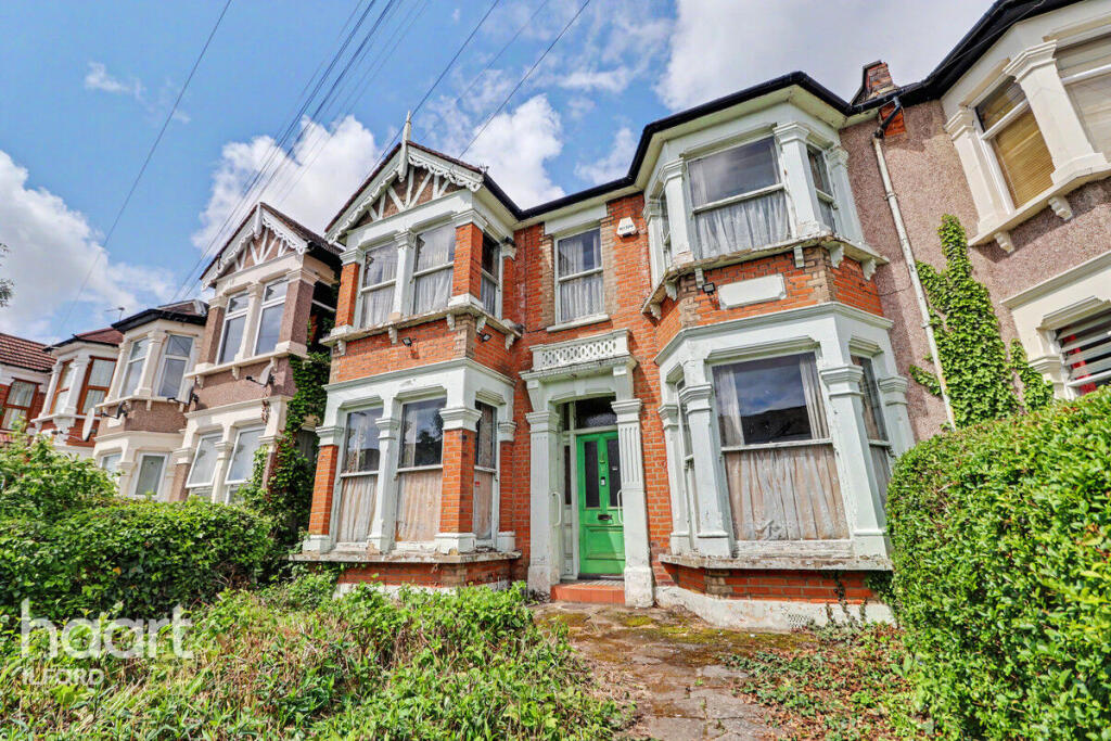 4-bed terraced on Kensington Gardens, Ilford, £700,000