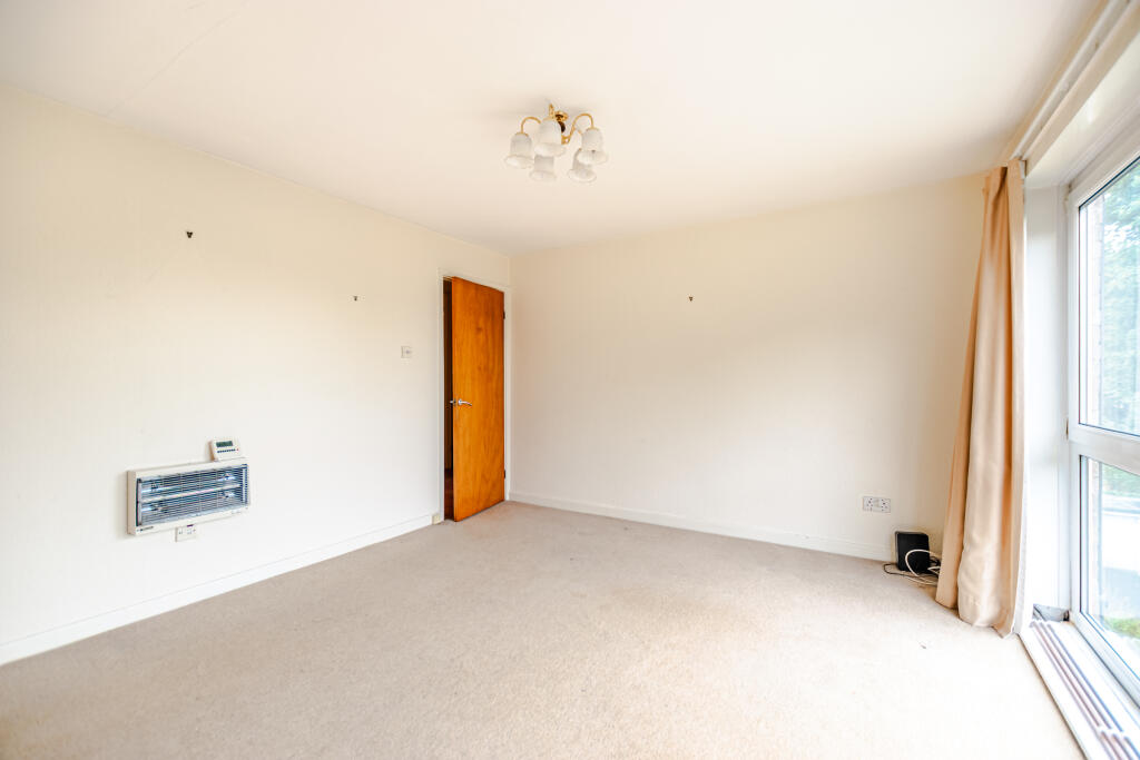 Apartment in Leeds, Gledhow Park, Gledhow - View 4