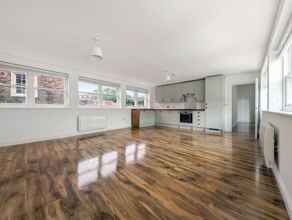 Apartment in Taunton - View 2