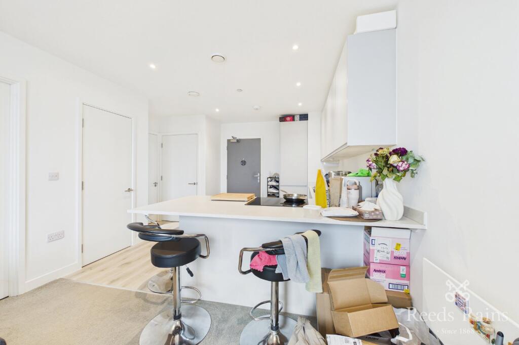 Apartment in Trafford, Wharfside - More