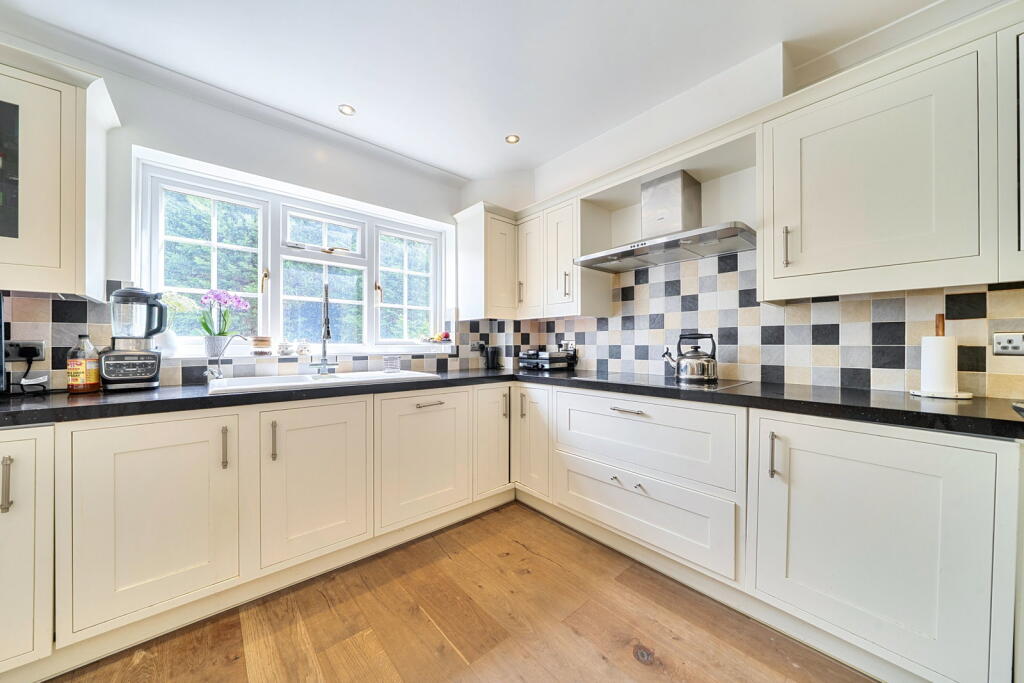 Heatherbank, Chislehurst, BR7 5RE photo 4