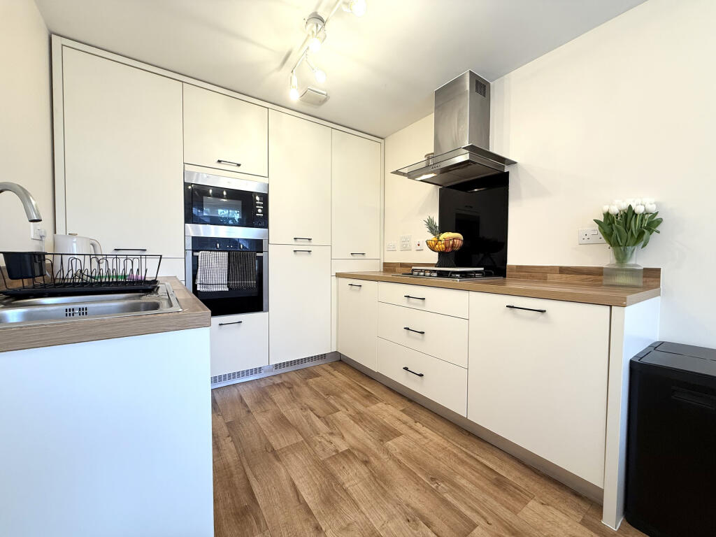 House in Rhondda Cynon Taf, Cwmbach - View 5