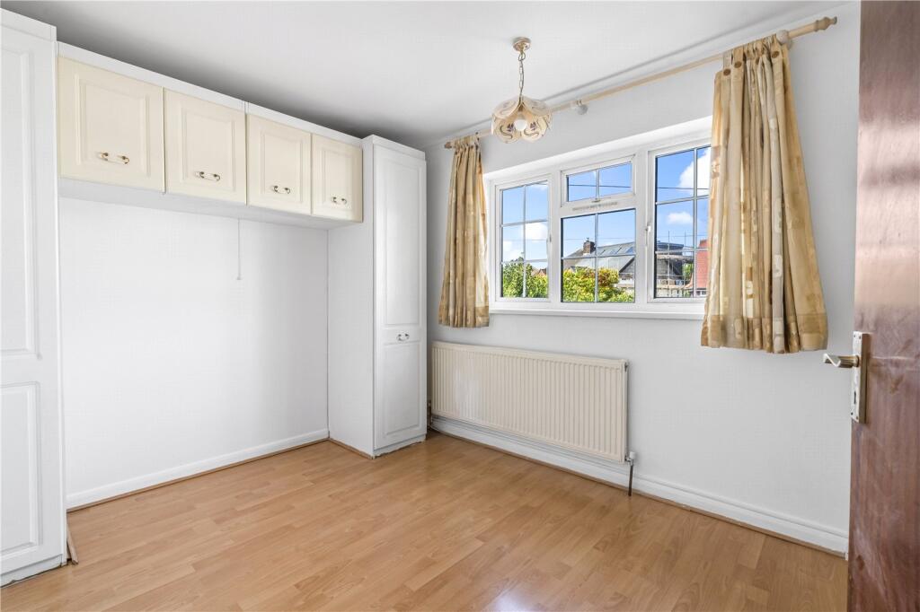 House in Twickenham, Whitton - More