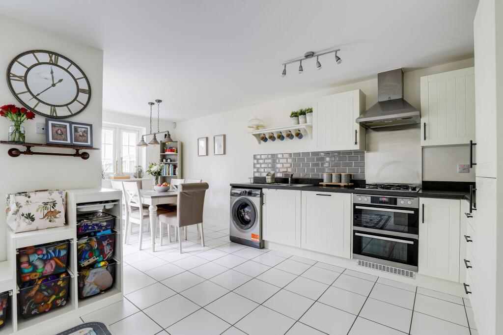 Ashington Drive, Arnold, NG5 photo 4