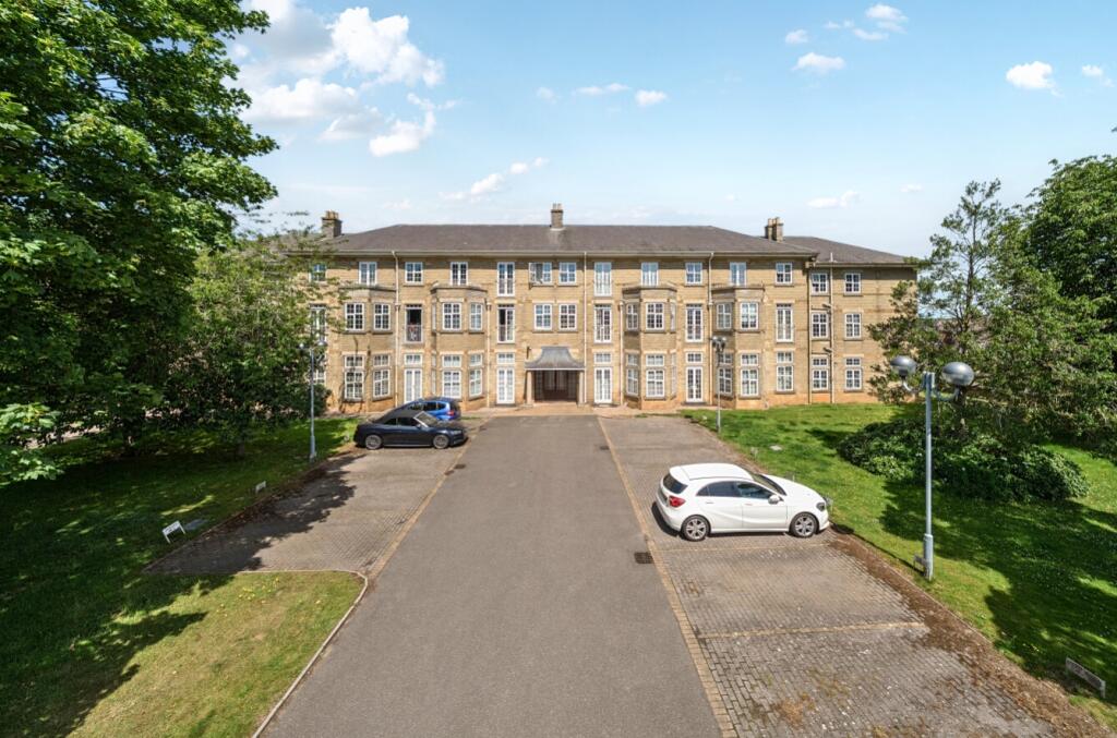 Main image of property: Cathedral Heights, Chichester Road, Bracebridge Heath, Lincoln, Lincolnshire, LN4