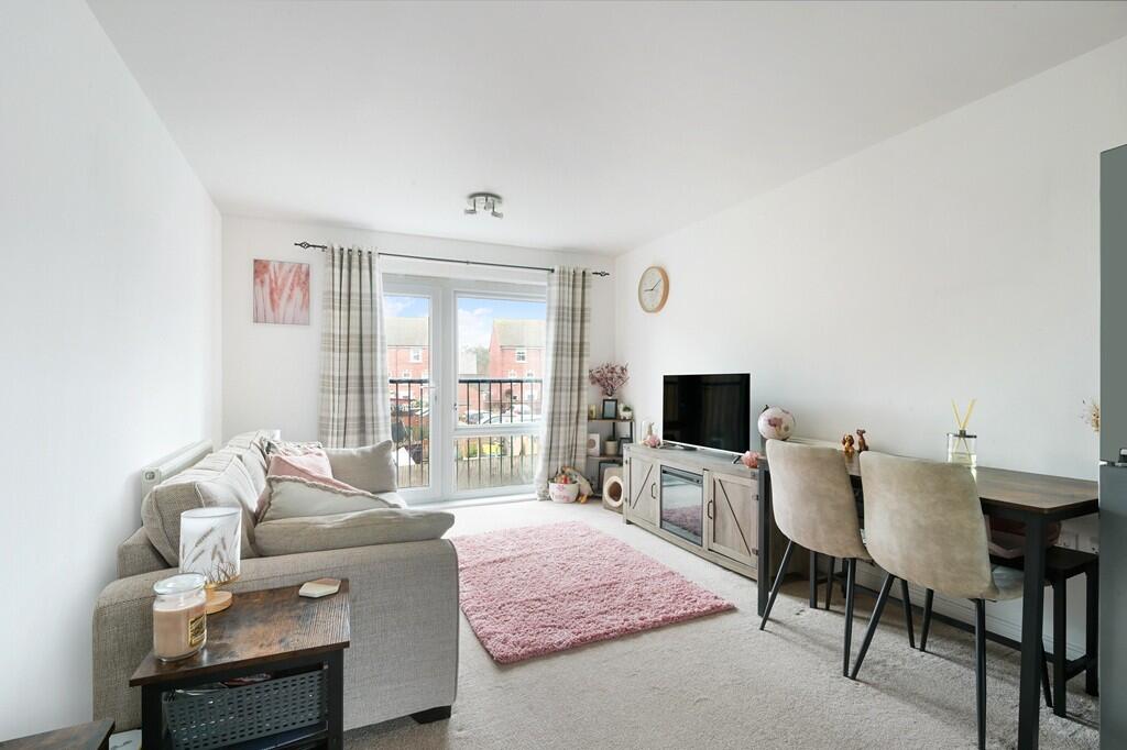 6 Cheal Court photo 3