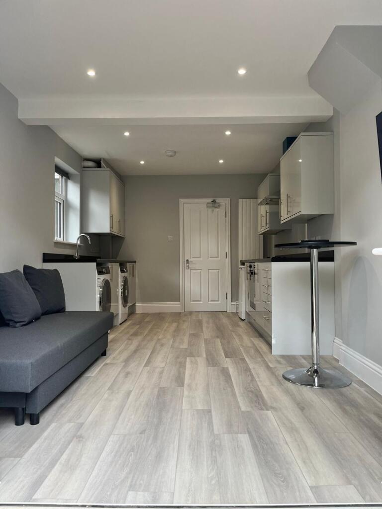 House in Southampton, Bedford Place, The Polygon - View 2