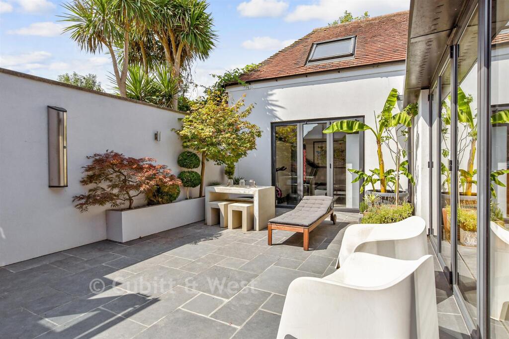House in Brighton - View 2