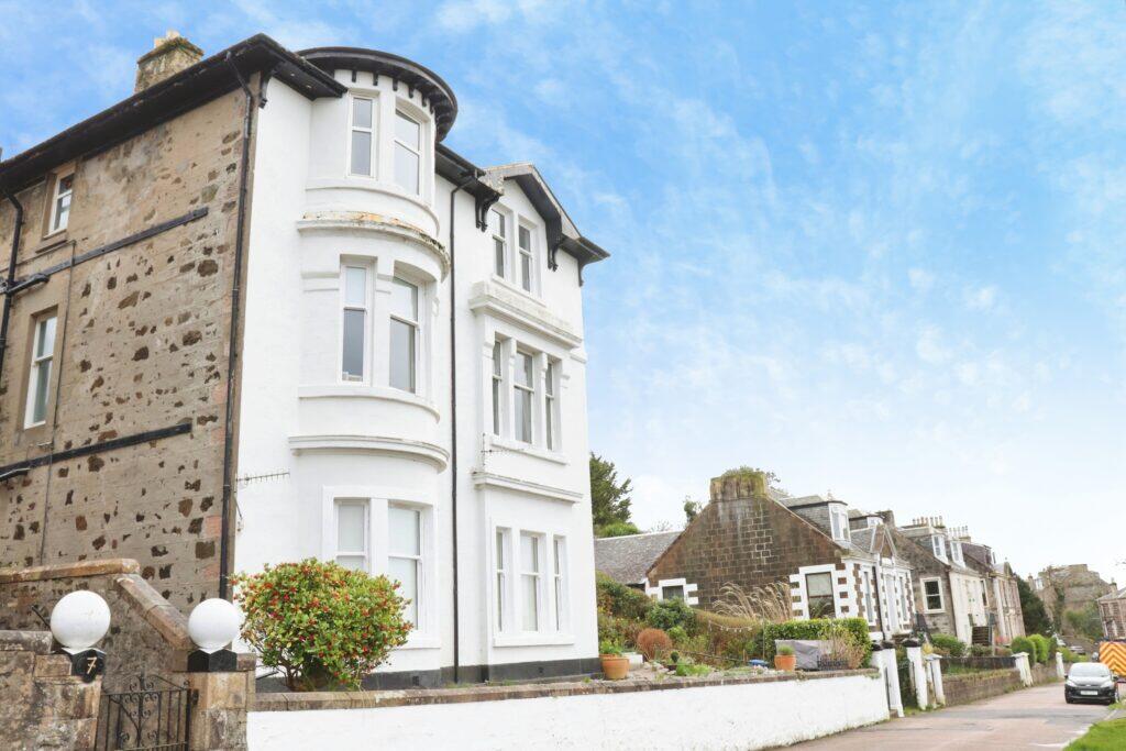 Main image of property: Flat 2, 6 Bishop Terrace, Rothesay