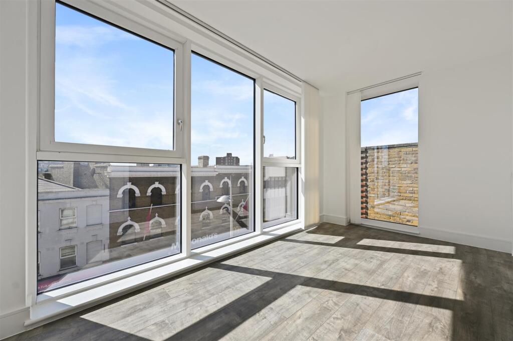Apartment in London - View 3