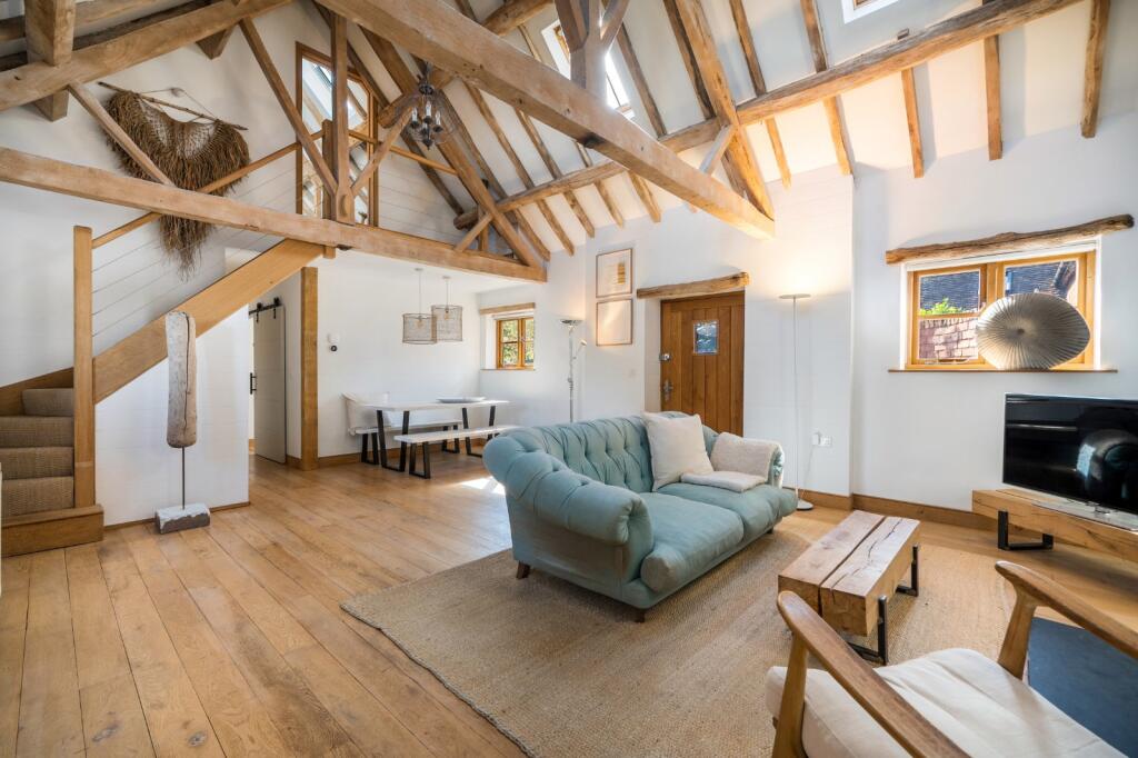 House in Worcester - View 5
