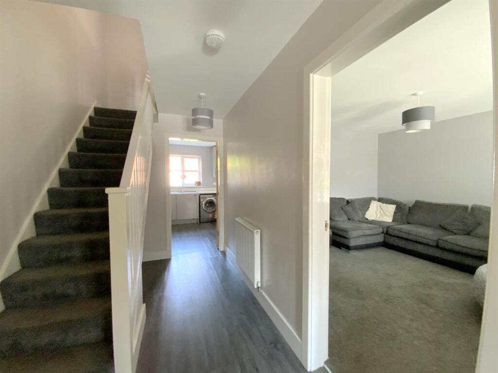 Runway Lane, Holton-Le-Clay, Grimsby photo 5