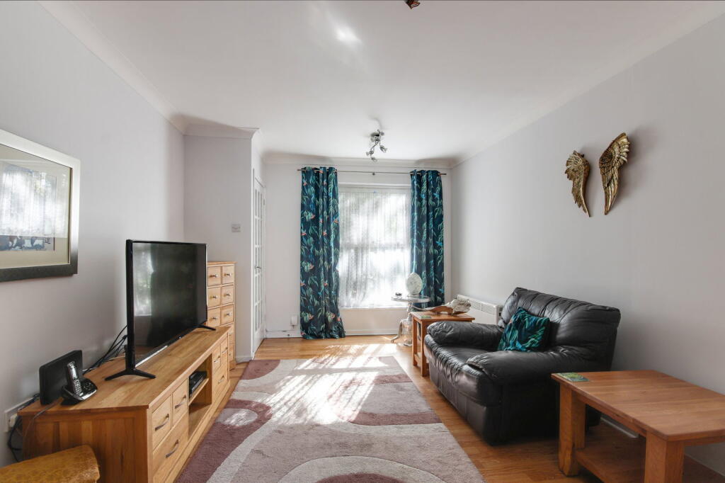 House in Sevenoaks, Ash-cum-Ridley - View 3
