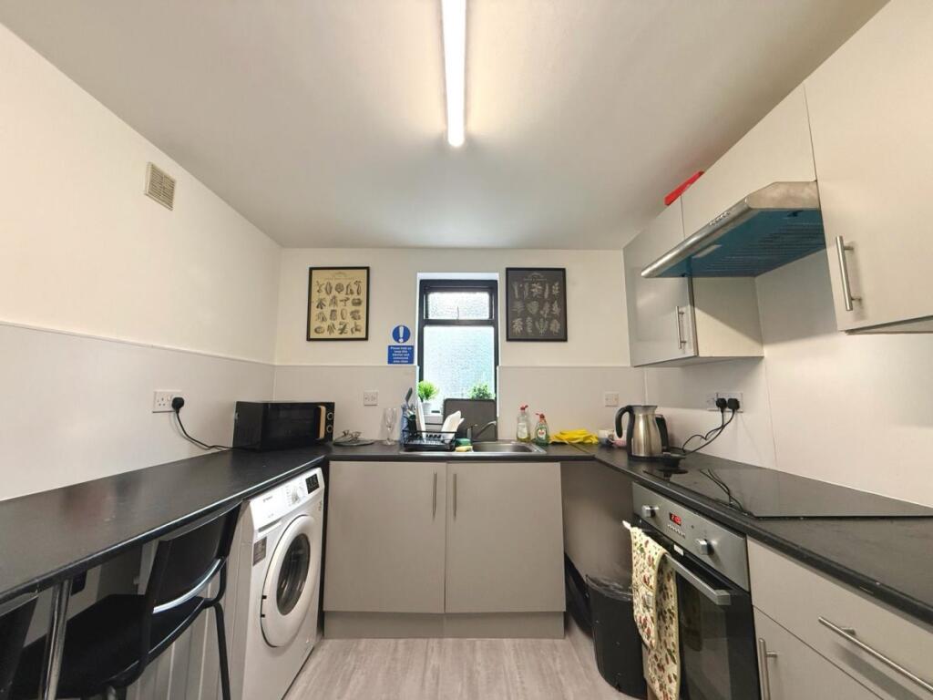 1 bedroom house share for rent