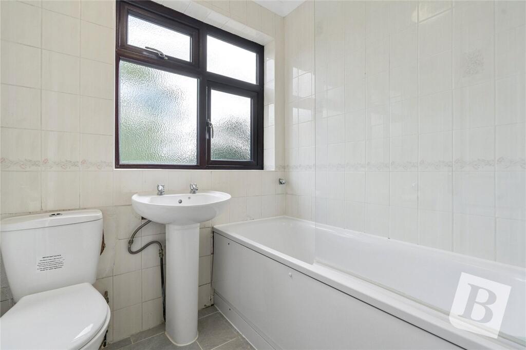 House in Romford - More