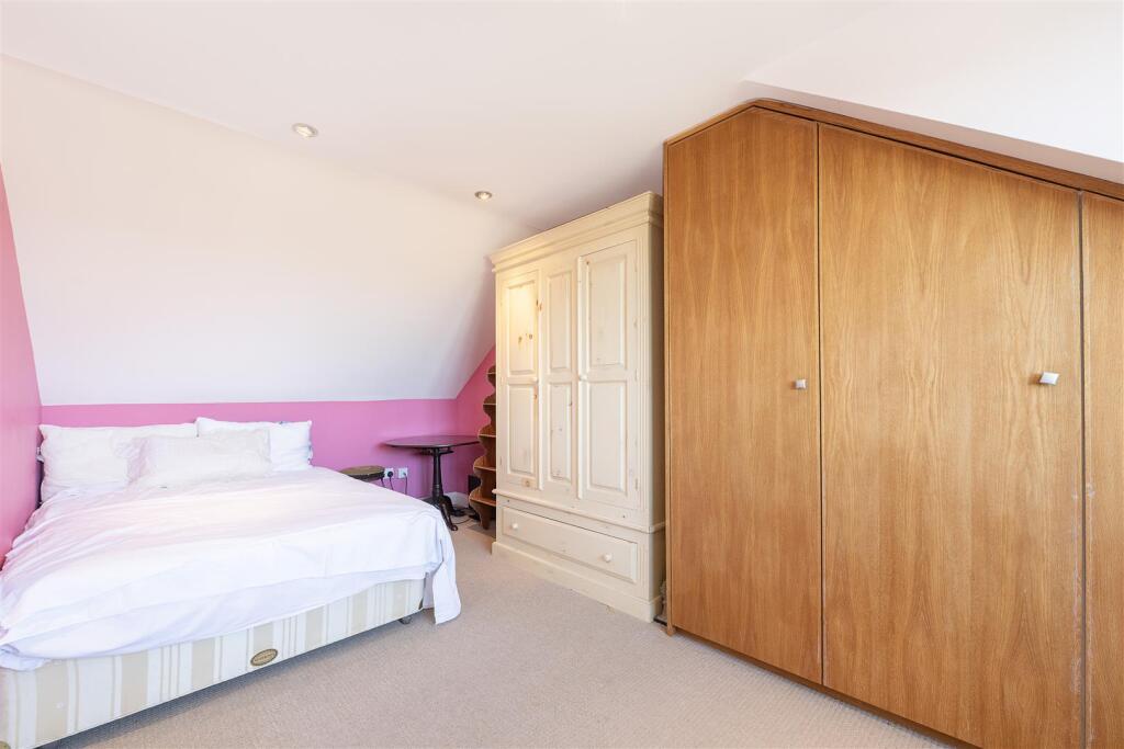 Additional image 7 of Moorland Road, Harpenden