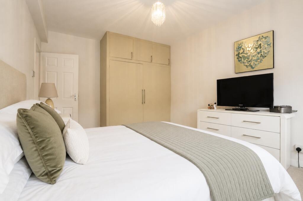 Apartment in London - View 5