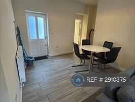 4 bedroom semi-detached house for rent