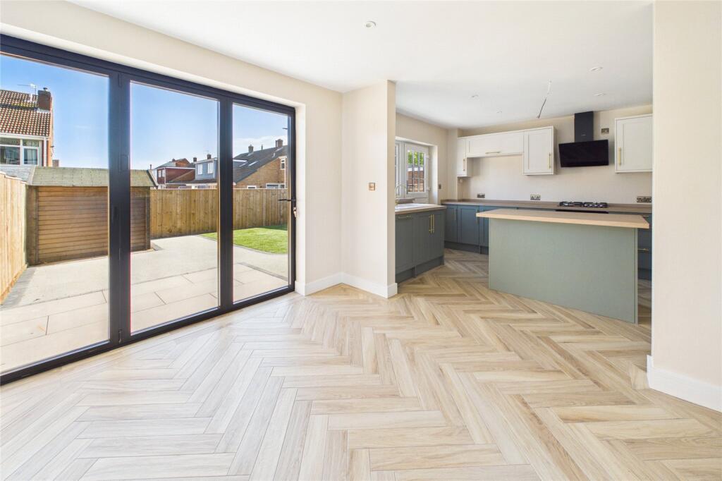 Howard Drive, Marske-by-the-Sea photo 3