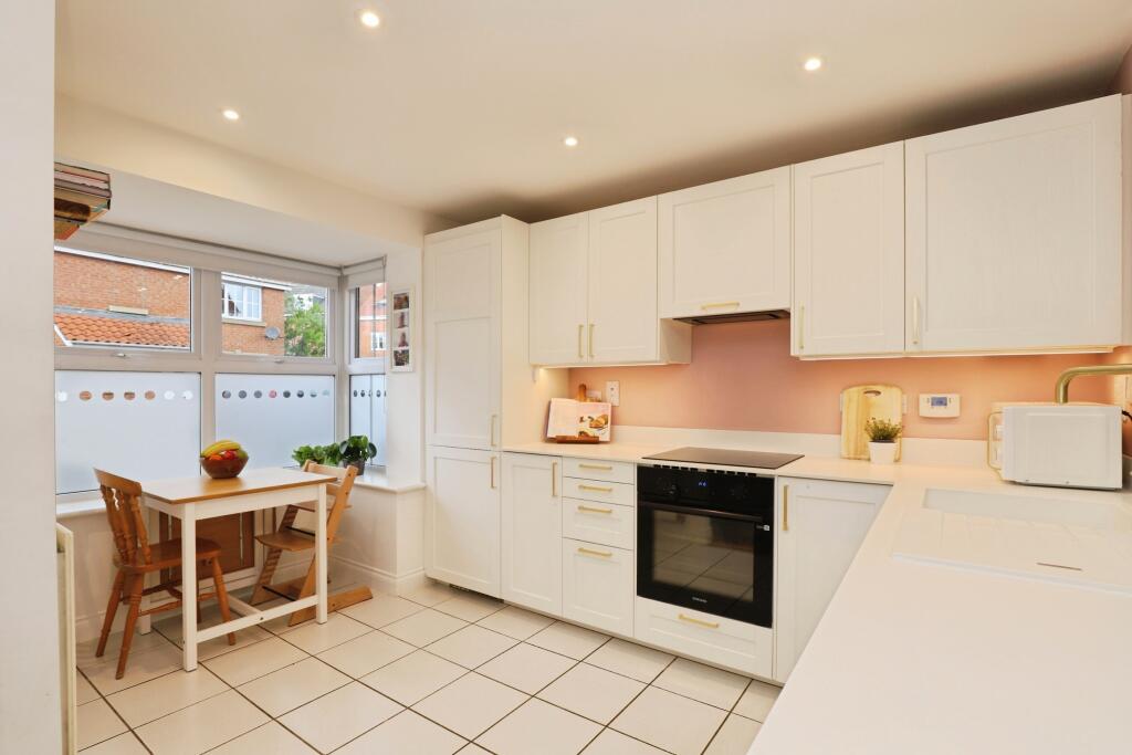 House in Desborough, North Northamptonshire - View 2