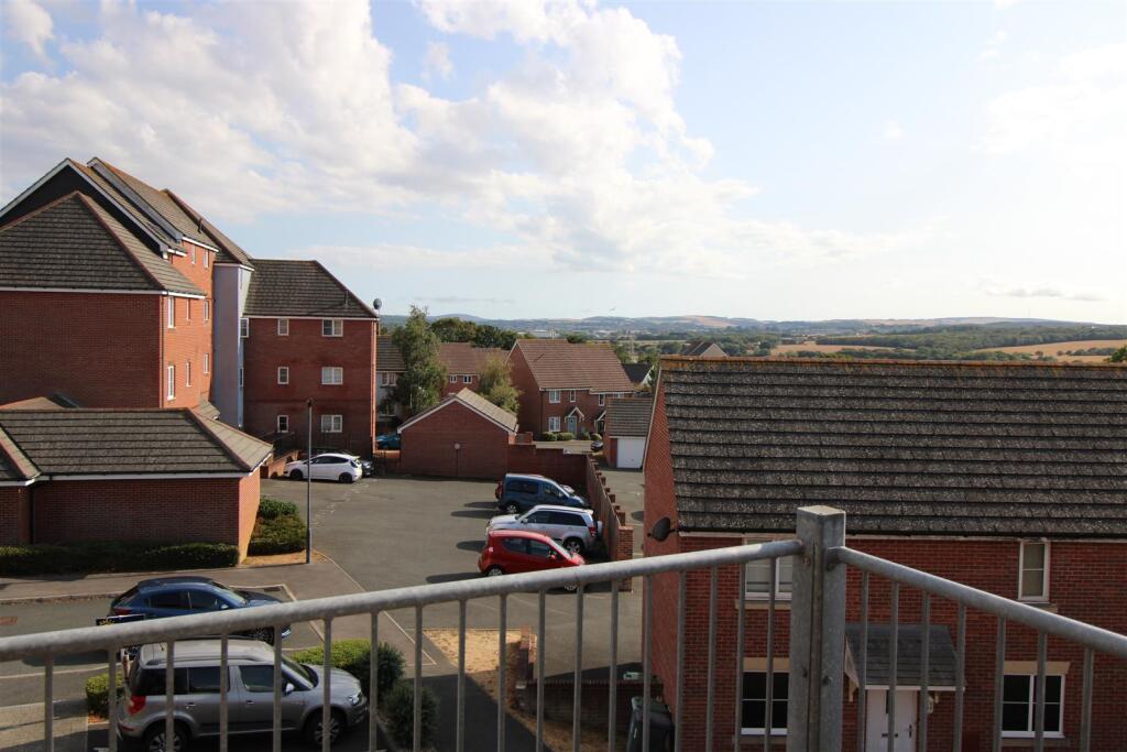 Apartment in East Cowes, Osborne - View 4