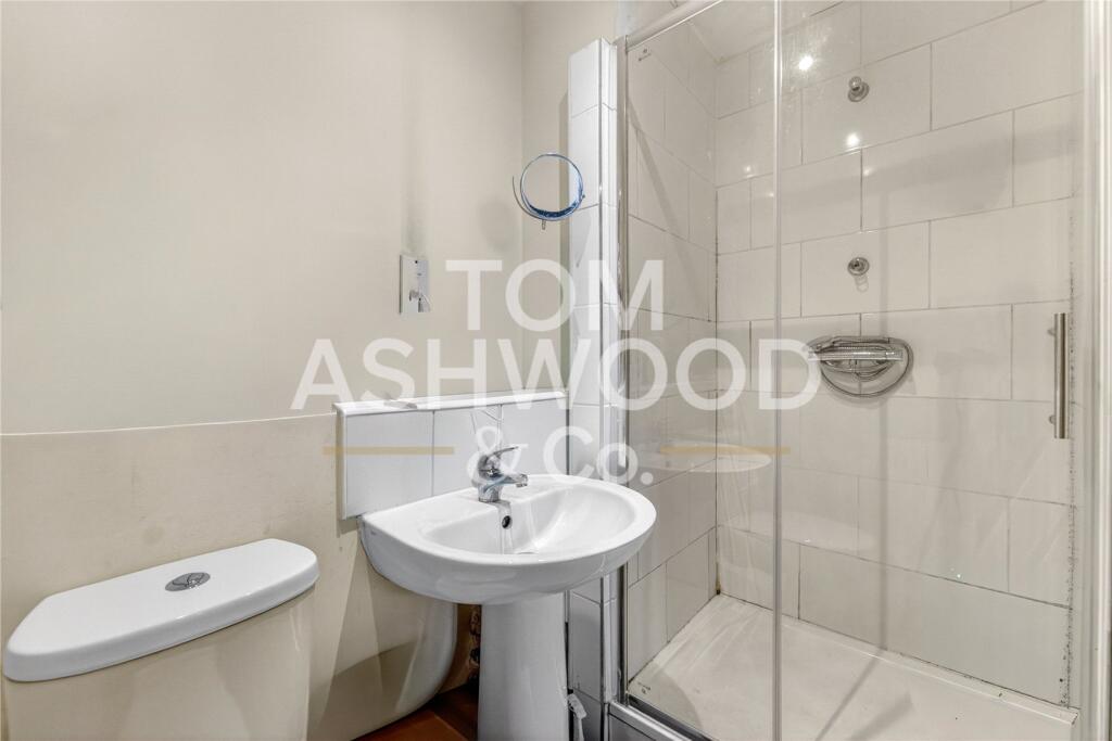 Apartment in London - More