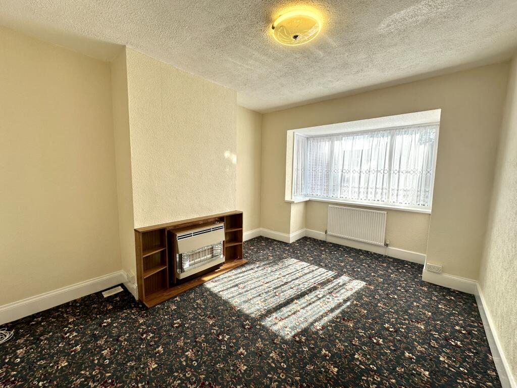 House in Wolverhampton, Ettingshall Park - View 4