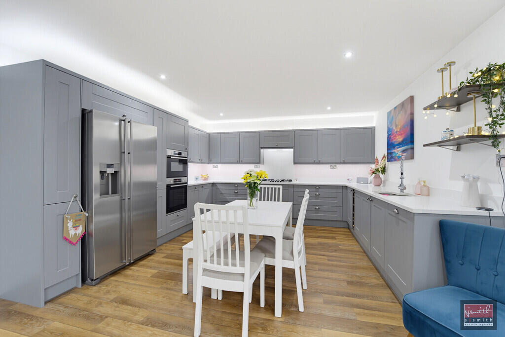 House in Spelthorne, Surrey - View 5