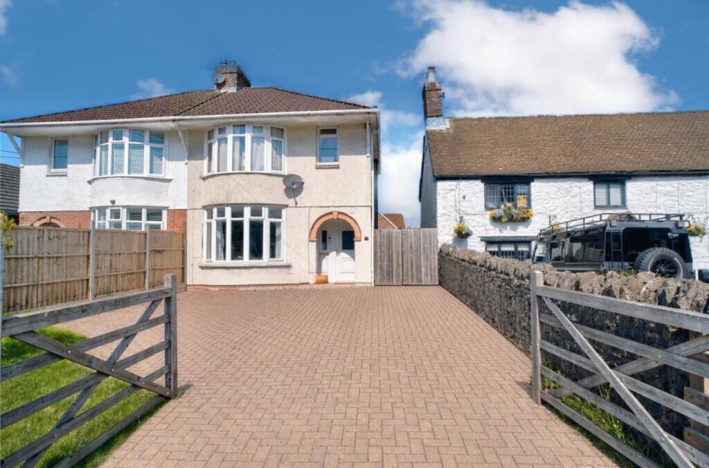 Main image of property: Perry's Lane, Wroughton, Swindon