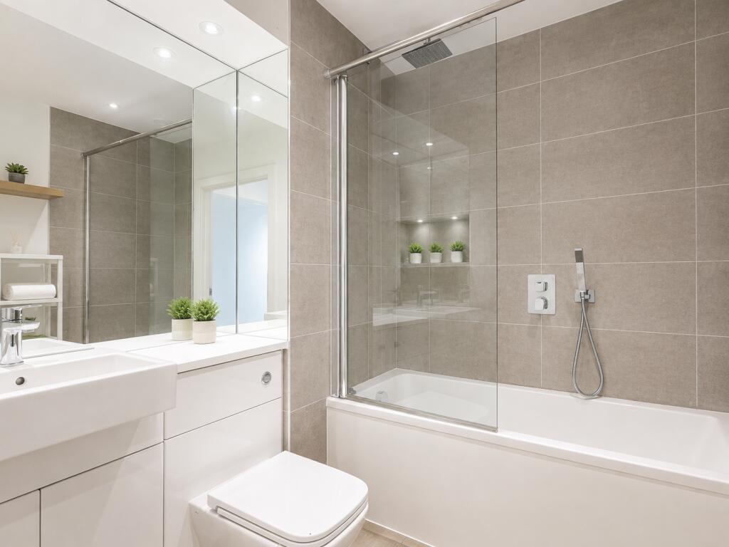 Apartment in Spelthorne, Birch Green, Staines-upon-Thames - View 4