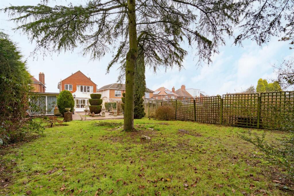 13 Belle Vue Road photo 2