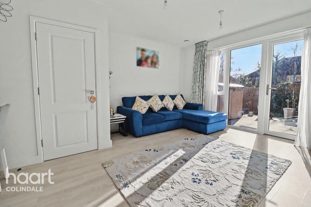 21 Curton Close photo 3
