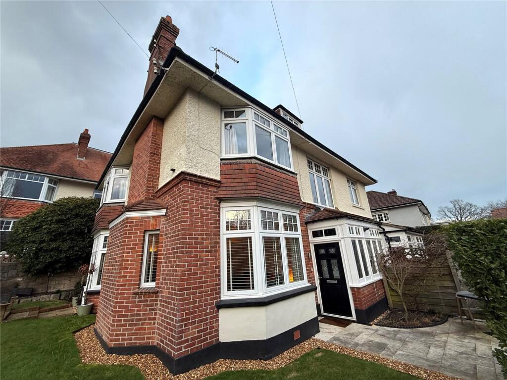 3-bed flat on Parkside Road, Poole, Dorset, BH14, £450,000