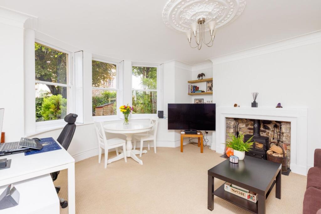 Apartment in Bristol - View 3