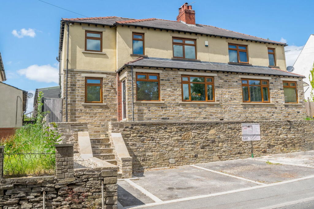 Turnshaw Road, Kirkburton, HD8 photo 2